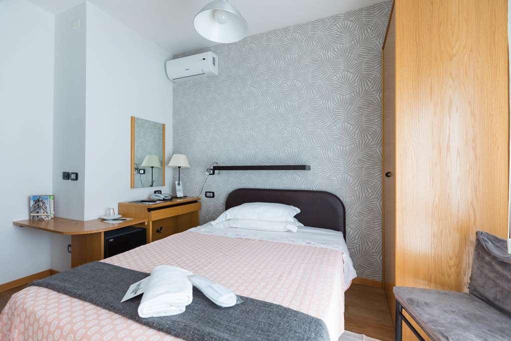 Hotel Logonovo リド・デッリ・エステンシ 部屋 写真
