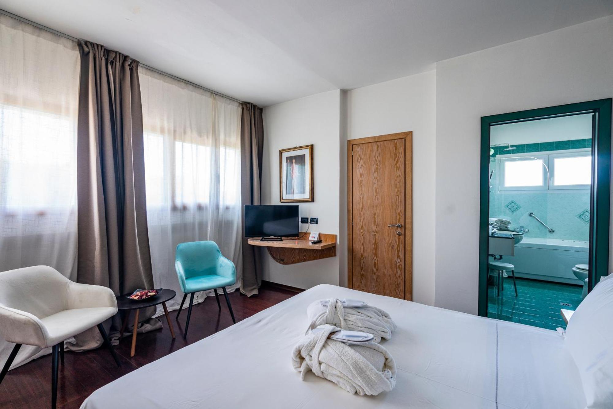 Hotel Logonovo リド・デッリ・エステンシ エクステリア 写真