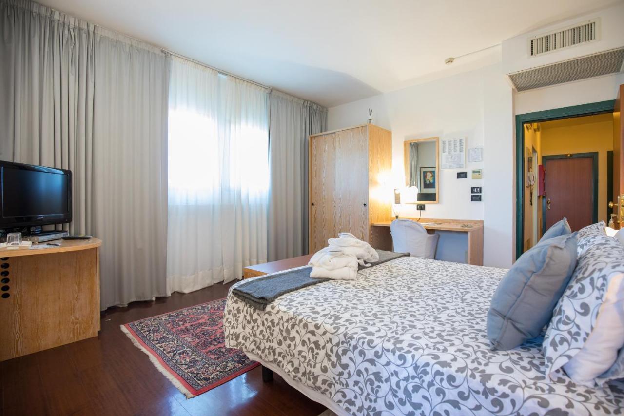 Hotel Logonovo リド・デッリ・エステンシ エクステリア 写真